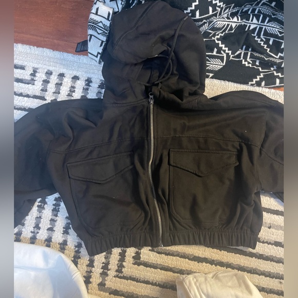 Bundle of 3 crop sweatshirts size LARGE EUC/NWOT - Picture 5 of 5